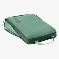 Pack-It® Isolate Compression Cube M - WILLOW GREEN View 6