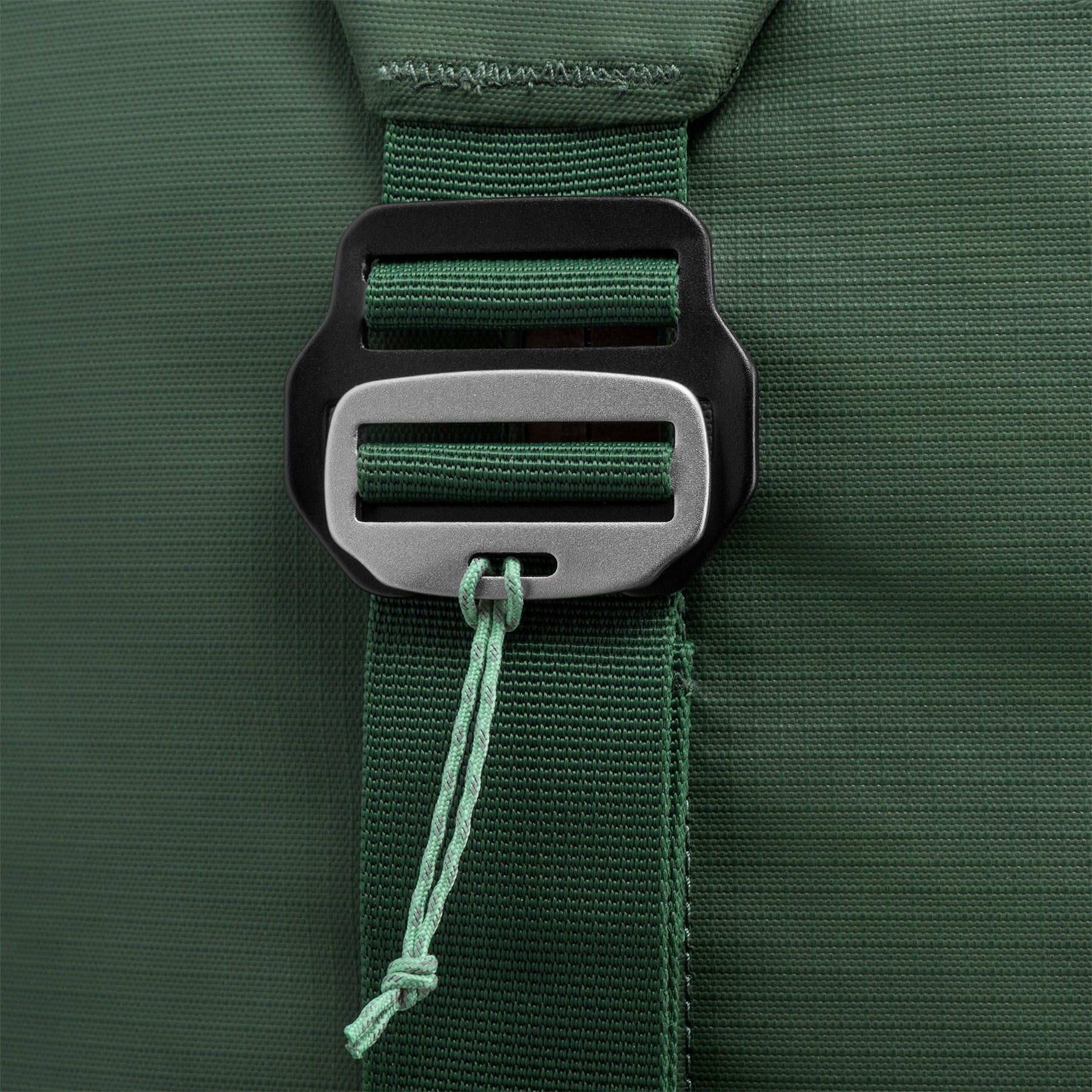 JUNGLE GREEN