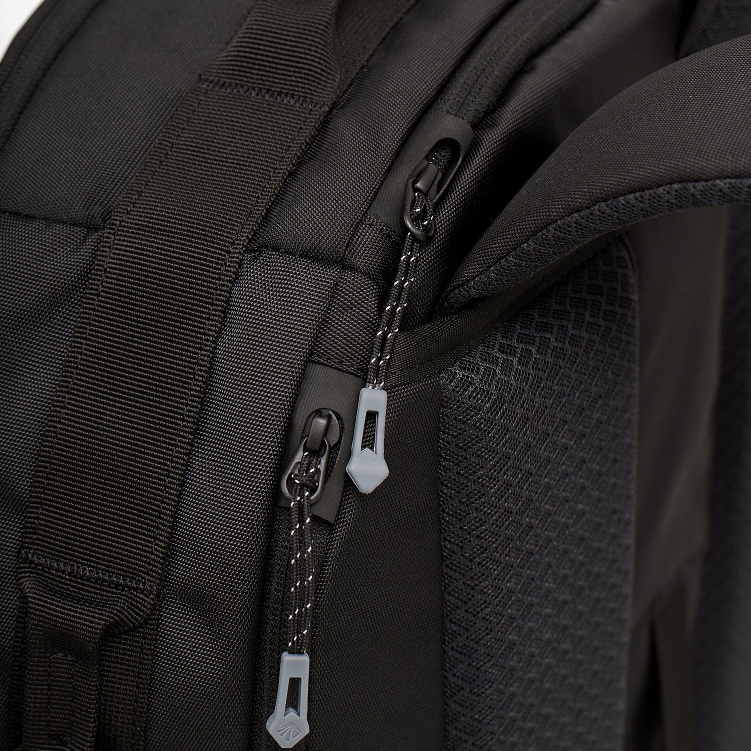 Tour Lite Travel Pack 38L - BLACK