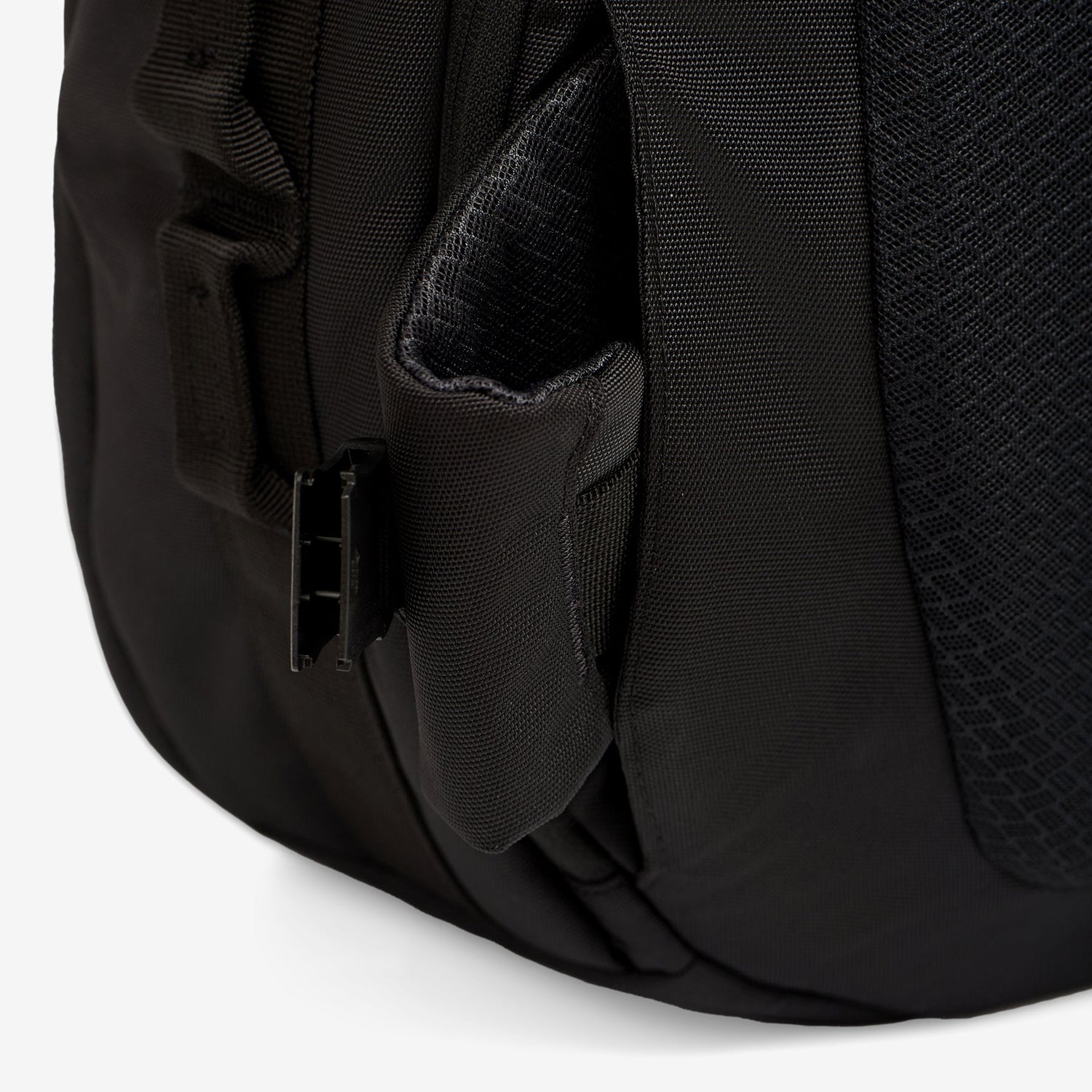 Tour Lite Travel Pack 38L - BLACK