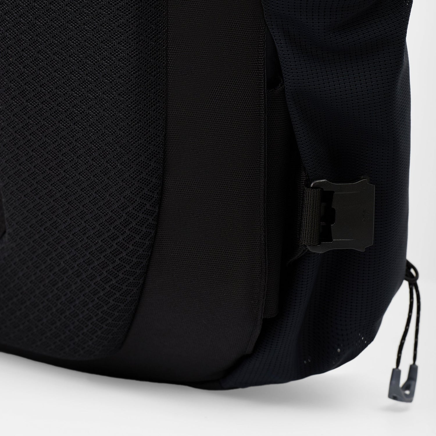 Tour Lite Travel Pack 38L - BLACK